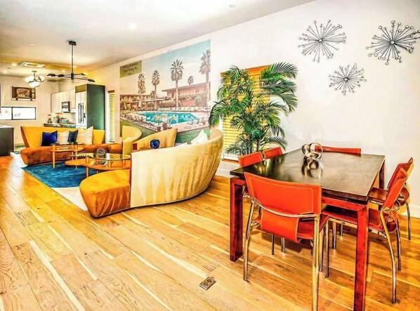 Dining - 3 bedroom 1.5 million dollar townhome in the Heart of Old Town Scottsdale (Scottsdale)