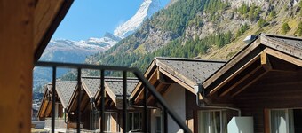 Peaky Riders Self Check-in Hotel