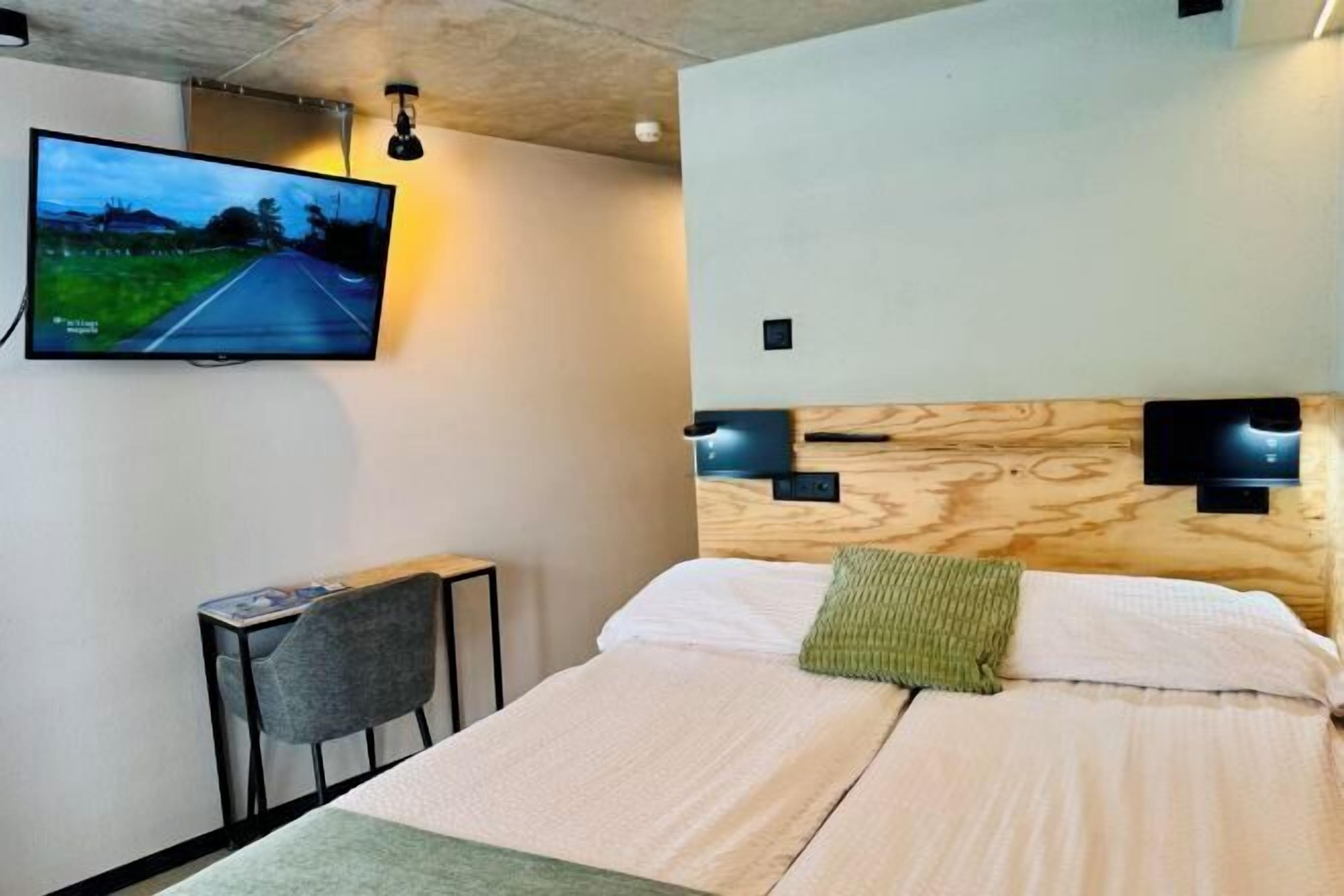 Soundproofing, free WiFi, bed sheets