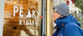 Peaky Riders 自助入住飯店