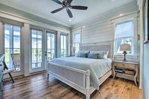 5 bedrooms, in-room safe, desk, iron/ironing board