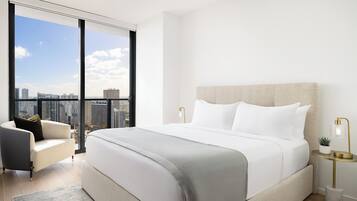 Suite, Multiple Beds, City View (The Elser Pier) | Hypo-allergenic bedding available, Tempur-Pedic beds, minibar