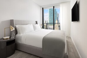 Ropa de cama hipoalergénica, camas Tempur-Pedic y minibar 