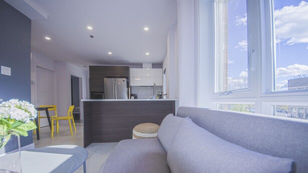 Unclassified image, 1 of 14, button - New*2 Br*King and Queen* 1gbps Wi-Fi*private patio (Montréal)