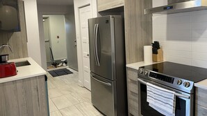 Unclassified image, 5 of 14, button - New*2 Br*King and Queen* 1gbps Wi-Fi*private patio (Montréal)
