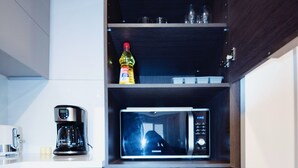 Unclassified image, 2 of 14, button - New*2 Br*King and Queen* 1gbps Wi-Fi*private patio (Montréal)