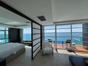 6 habitaciones, tabla de planchar con plancha y cuna de viaje 