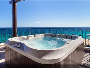 مغطس سبا خارجي