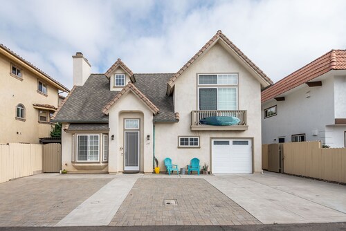 Your "Carlsbad Cottage" Awaits! Steps from beach!