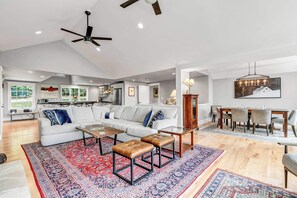 TV, fireplace, offices