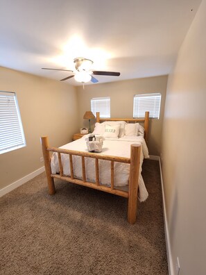 2 bedrooms, travel crib, free WiFi, bed sheets