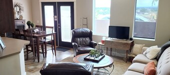 Hilltop Villa: Stunning country views ★ 2 Bed 1.5 Bath