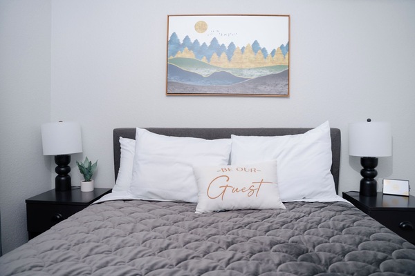 Upstairs bedroom #2, queen bed