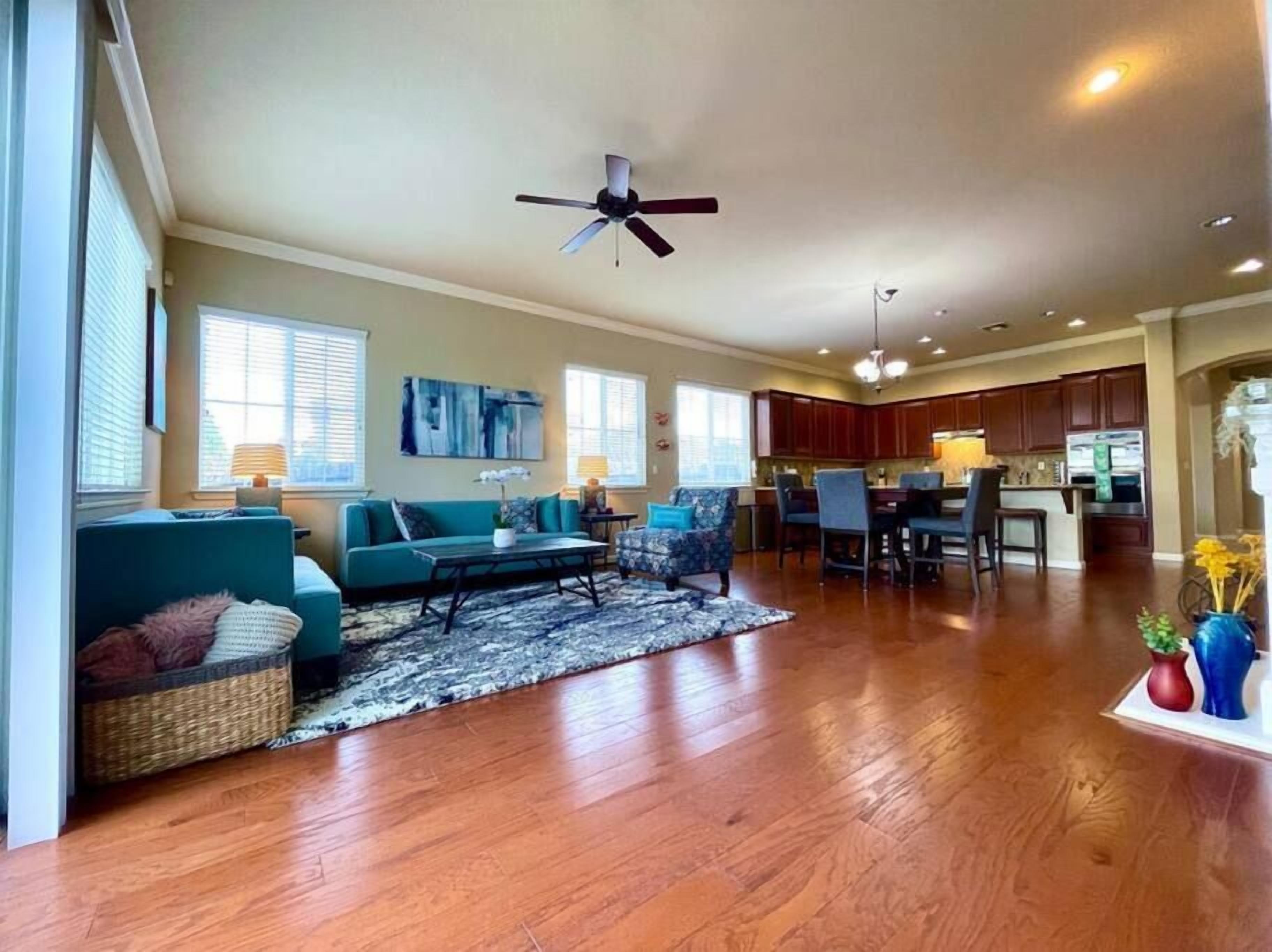 TV, fireplace, offices