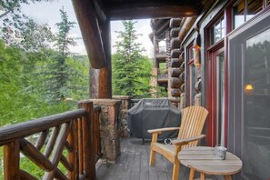 Property grounds - Ski-In Condo with Hot Tub Access! (Avon)