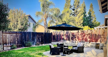 Huge Home near Old Folsom, Pet & Family Friendly