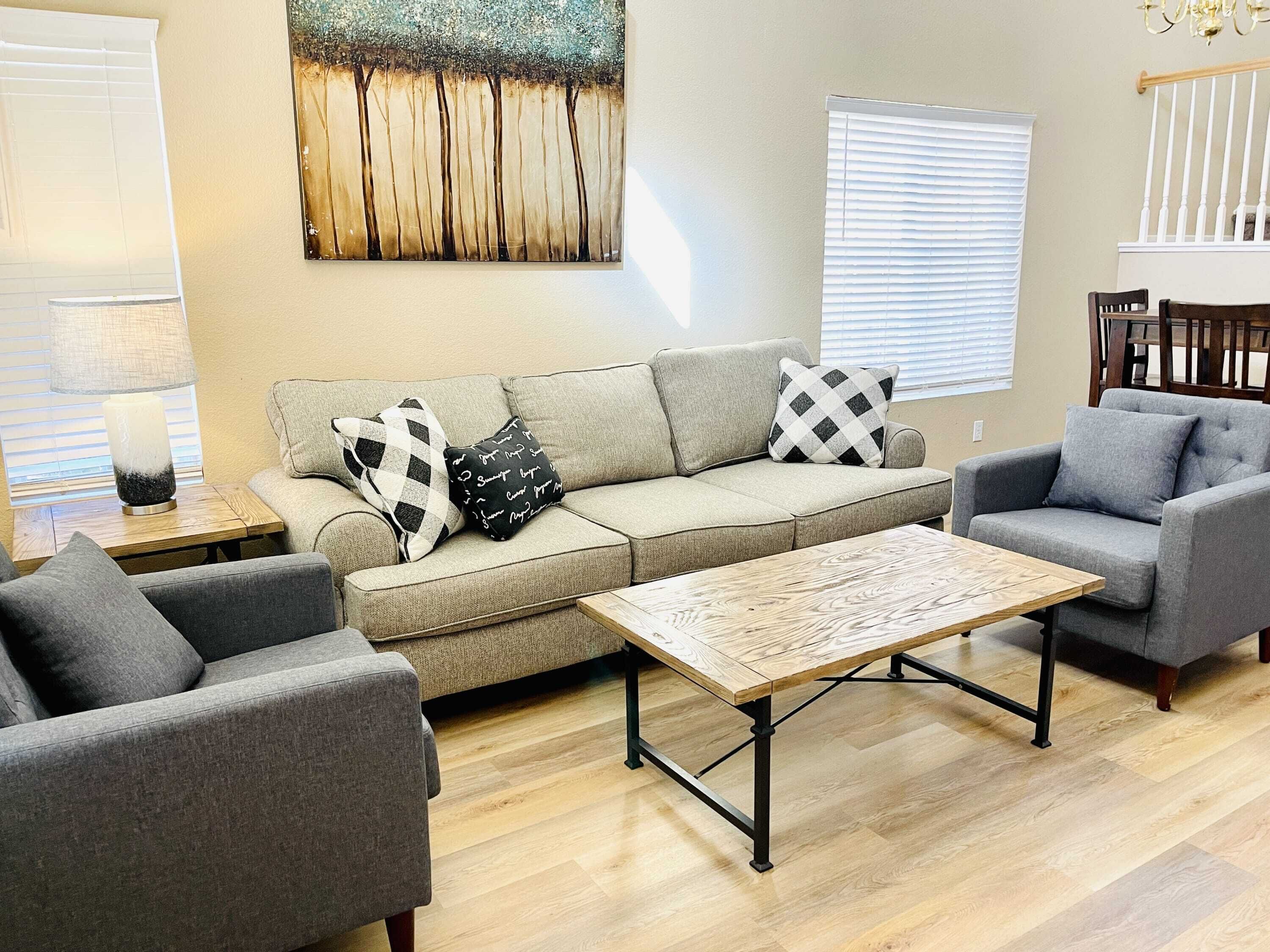 Large Family home, Garage, Yard w/BBQ, Long Stay