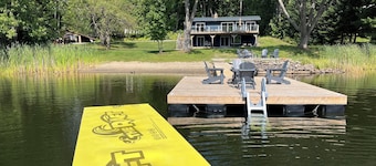 Beautiful Waterfront 4 Season Lake House