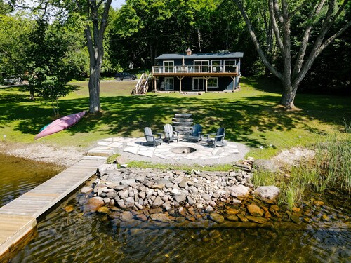 Beautiful Waterfront 4 Season Lake House