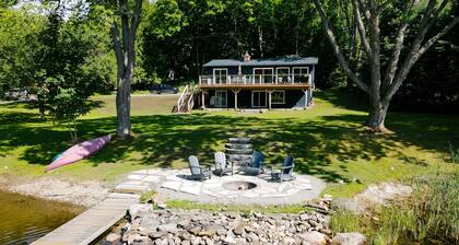 Beautiful Waterfront 4 Season Lake House