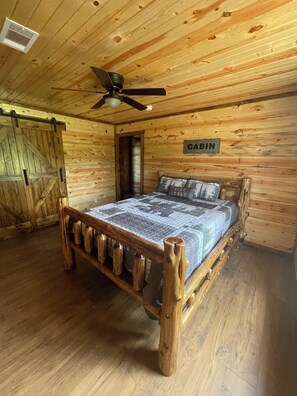 3 Schlafzimmer, Schreibtisch, Bügeleisen/Bügelbrett, kostenloses WLAN