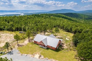 Exterior - Log Cabin with Million Dollar View! “The Time Out” Secluded property (tuskahoma)