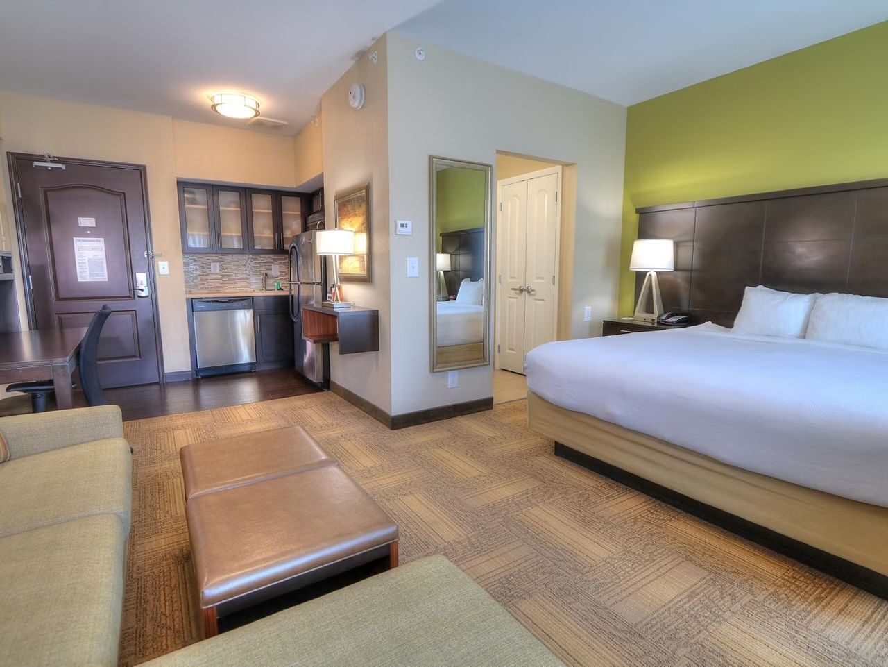 1 chambre, fer et planche à repasser, Wi-Fi gratuit, draps fournis