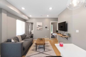 Living area - Beautiful Modern home peaceful location (Alberta Beach)