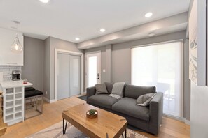 Living area - Beautiful Modern home peaceful location (Alberta Beach)