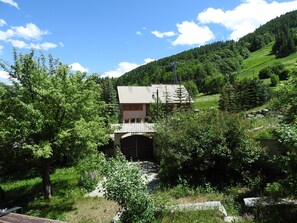 المنشأة من الخارج