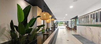 3 Bedroom Central Beachside Kingscliff Apartment with Pool