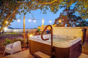 مغطس سبا خارجي