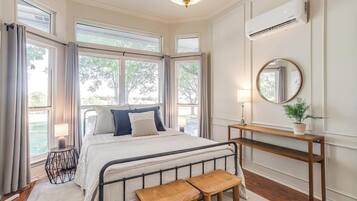 7 soverom, strykejern/-brett, reiseseng for barn og wi-fi (inkludert)