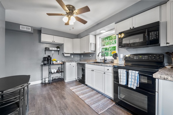 Refrigerador, microondas, horno, placa de cocina