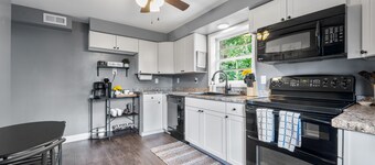 🔥 Hottub + 🐕 friendly + 🏔️ view + Skyline Dr + Wineries