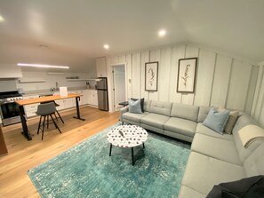 Smart TV, fireplace - Private, Modern, Unique freestanding fireplace, Outdoor seating (Highlands)