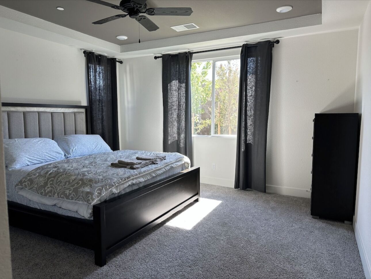 4 bedrooms, in-room safe, iron/ironing board, WiFi (free)