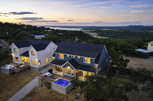 2 Heated Pools | Grill, Deck +Views | Group Ready!