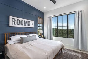 4 bedrooms, iron/ironing board, travel cot, WiFi - Christmas Decored | Heated Plunge Pool | Game Room (Canyon Lake)