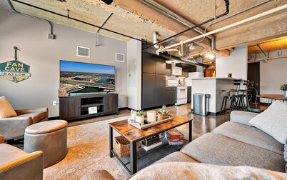 Bear Den- Waco/Baylor/Magnolia