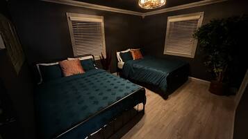 1 bedroom, in-room safe, desk, free WiFi