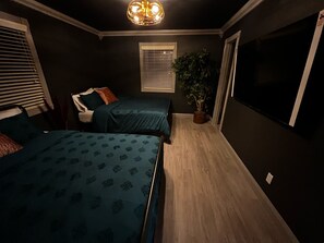 1 bedroom, in-room safe, desk, free WiFi