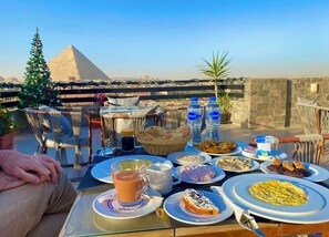 Free daily continental breakfast - Kemet Boutique Hotel (Giza)
