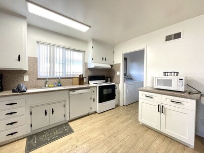 Cozy Spacious 4B2B close to SJC airport and SAP