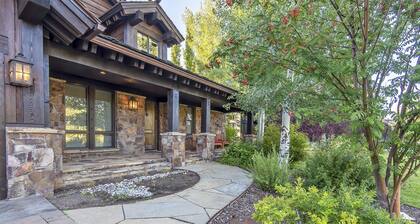 Stunning Luxury Home With Incredible Views