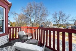 Property grounds - 𖤓GrandVictorian 5000sqft Sale Sleeps23 ArcadeGameFloor BBQ𖤓 (Milwaukee)