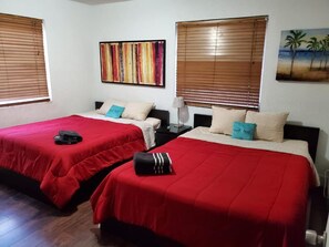2 bedrooms, iron/ironing board, WiFi, bed sheets - Private House (Hallandale Beach)