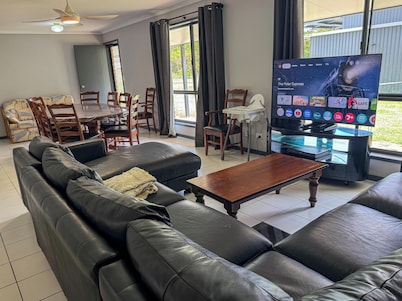 5 BdR House Orchid Beach Fraser Island - sleeps 16 - bring the boats! Full Wifi