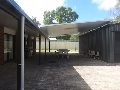 5 BdR House Orchid Beach  Fraser Island - sleeps 16 - bring the boats! Full Wifi