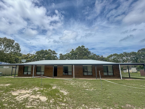 5 BdR House Orchid Beach  Fraser Island - sleeps 16 - bring the boats! Full Wifi